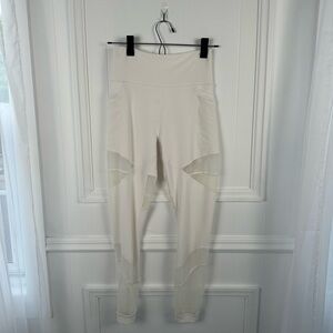 Lululemon white mesh leggings, excellent condition, size 6